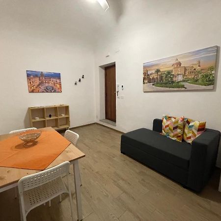 Le Colonne Del Massimo Apartment Палермо Екстериор снимка